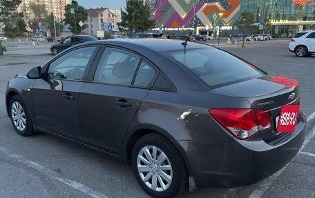Chevrolet Cruze II, 2009 год, 550 000 рублей, 4 фотография