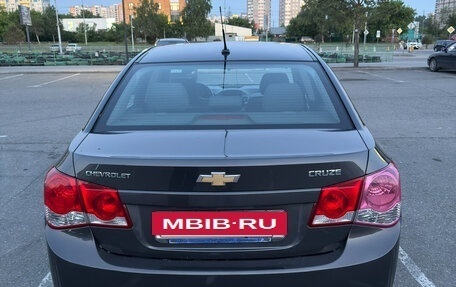 Chevrolet Cruze II, 2009 год, 550 000 рублей, 3 фотография