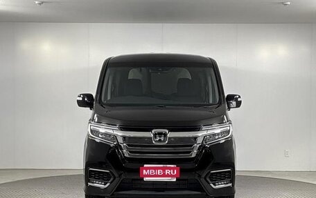 Honda Stepwgn IV, 2021 год, 2 400 000 рублей, 2 фотография