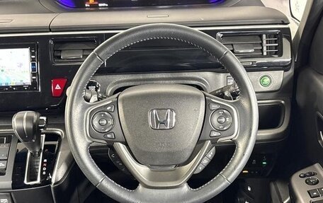 Honda Stepwgn IV, 2021 год, 2 400 000 рублей, 13 фотография