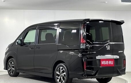 Honda Stepwgn IV, 2021 год, 2 400 000 рублей, 6 фотография