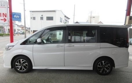 Honda Stepwgn IV, 2021 год, 2 280 000 рублей, 3 фотография