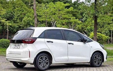 Honda Fit, 2022 год, 1 180 005 рублей, 3 фотография