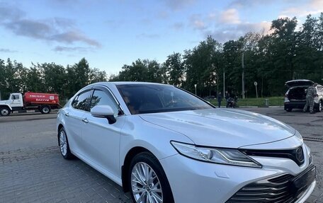 Toyota Camry, 2018 год, 2 950 000 рублей, 1 фотография
