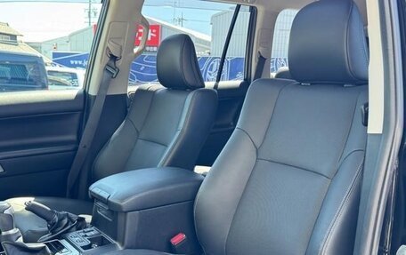Toyota Land Cruiser Prado 150 рестайлинг 2, 2022 год, 6 700 000 рублей, 5 фотография