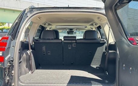Toyota Land Cruiser Prado 150 рестайлинг 2, 2022 год, 6 700 000 рублей, 9 фотография