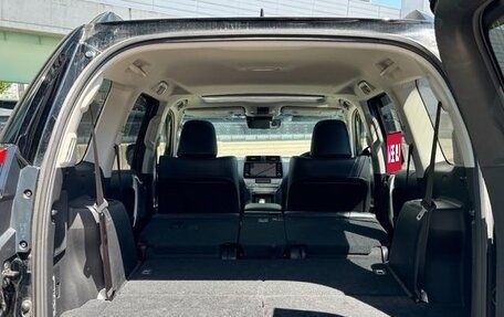 Toyota Land Cruiser Prado 150 рестайлинг 2, 2022 год, 6 700 000 рублей, 10 фотография