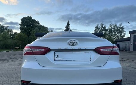 Toyota Camry, 2018 год, 2 950 000 рублей, 2 фотография