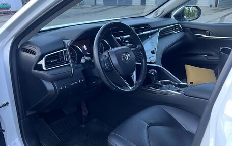 Toyota Camry, 2018 год, 2 950 000 рублей, 6 фотография