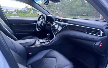 Toyota Camry, 2018 год, 2 950 000 рублей, 28 фотография