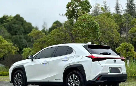 Lexus UX I, 2020 год, 1 750 000 рублей, 7 фотография