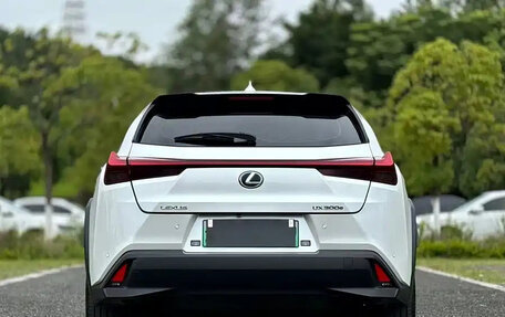 Lexus UX I, 2020 год, 1 750 000 рублей, 6 фотография