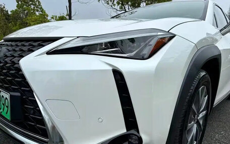 Lexus UX I, 2020 год, 1 750 000 рублей, 24 фотография