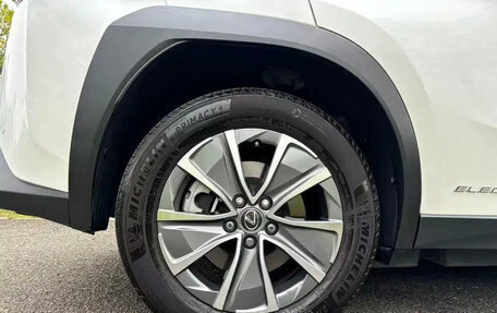 Lexus UX I, 2020 год, 1 750 000 рублей, 31 фотография