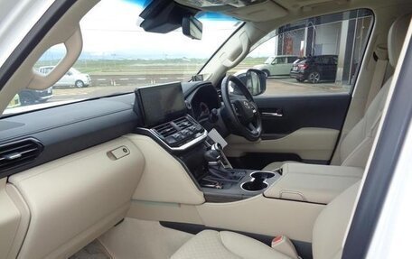 Toyota Land Cruiser, 2023 год, 11 000 000 рублей, 7 фотография