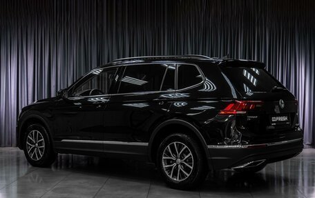 Volkswagen Tiguan II, 2020 год, 2 519 000 рублей, 2 фотография