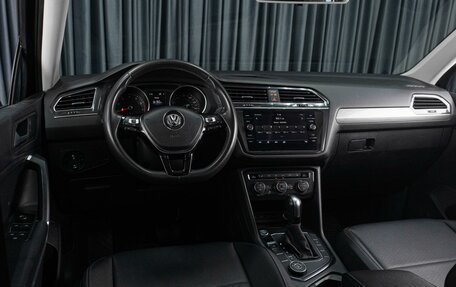 Volkswagen Tiguan II, 2020 год, 2 519 000 рублей, 7 фотография