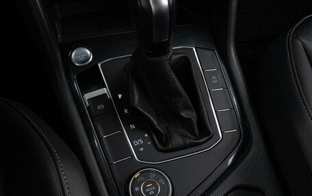 Volkswagen Tiguan II, 2020 год, 2 519 000 рублей, 19 фотография
