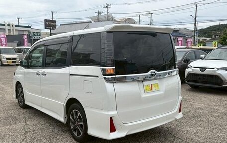 Toyota Voxy III, 2021 год, 2 200 000 рублей, 5 фотография