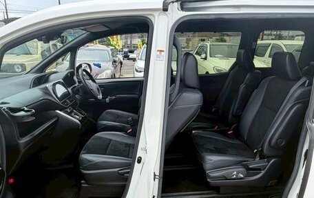 Toyota Voxy III, 2021 год, 2 200 000 рублей, 12 фотография