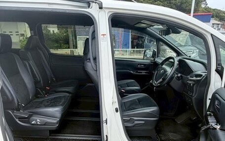 Toyota Voxy III, 2021 год, 2 200 000 рублей, 23 фотография