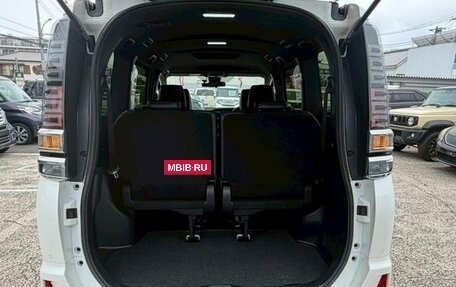 Toyota Voxy III, 2021 год, 2 200 000 рублей, 31 фотография