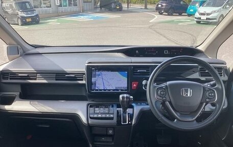 Honda Stepwgn IV, 2018 год, 2 100 000 рублей, 9 фотография