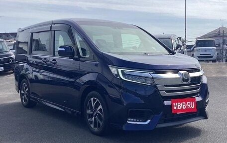 Honda Stepwgn IV, 2018 год, 2 100 000 рублей, 4 фотография