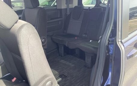 Honda Stepwgn IV, 2018 год, 2 100 000 рублей, 16 фотография