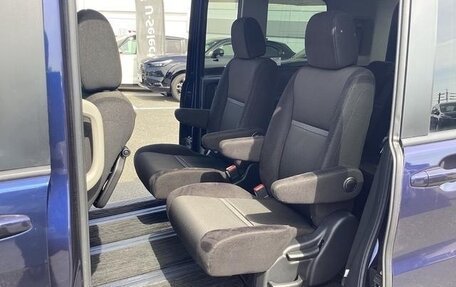 Honda Stepwgn IV, 2018 год, 2 100 000 рублей, 15 фотография