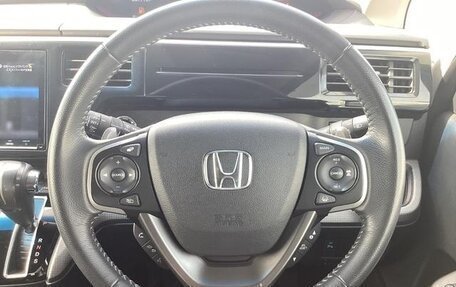Honda Stepwgn IV, 2018 год, 2 100 000 рублей, 17 фотография