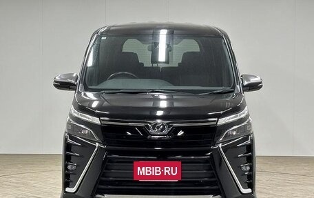 Toyota Voxy III, 2019 год, 2 100 000 рублей, 2 фотография