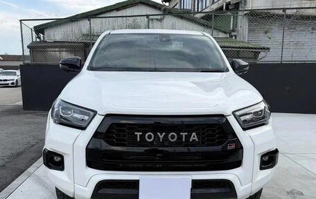 Toyota Hilux VIII, 2022 год, 4 100 002 рублей, 3 фотография