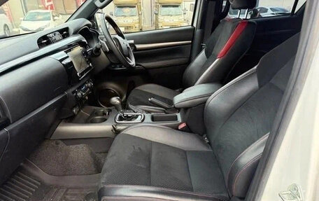 Toyota Hilux VIII, 2022 год, 4 100 002 рублей, 12 фотография