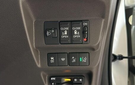 Honda Freed II, 2022 год, 1 320 002 рублей, 7 фотография