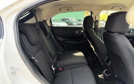 Honda Vezel, 2023 год, 2 000 000 рублей, 14 фотография