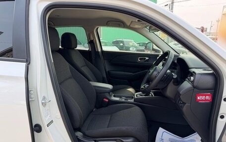Honda Vezel, 2023 год, 2 000 000 рублей, 15 фотография