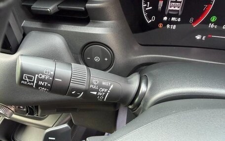 Honda Vezel, 2023 год, 2 000 000 рублей, 34 фотография