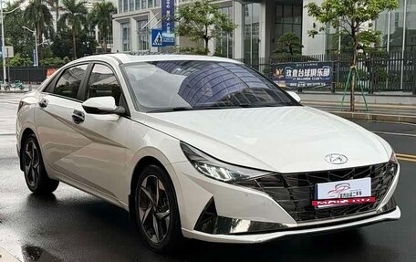 Hyundai Elantra, 2022 год, 1 300 000 рублей, 3 фотография