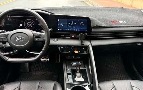 Hyundai Elantra, 2022 год, 1 300 000 рублей, 11 фотография