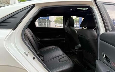 Hyundai Elantra, 2022 год, 1 300 000 рублей, 13 фотография