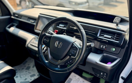 Honda Stepwgn IV, 2016 год, 1 749 000 рублей, 12 фотография