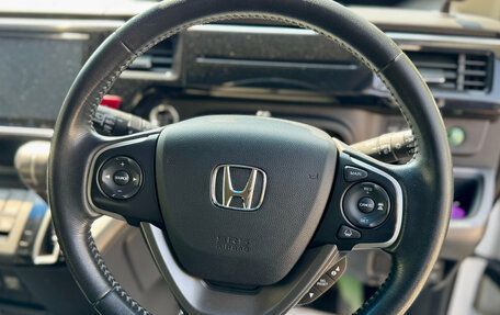 Honda Stepwgn IV, 2016 год, 1 749 000 рублей, 14 фотография