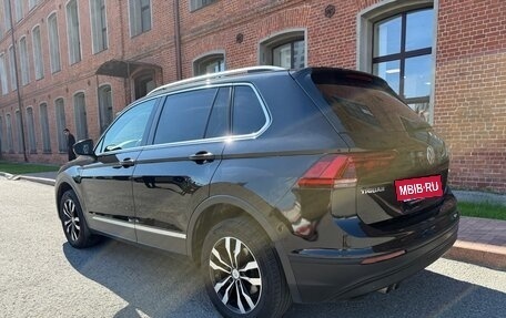 Volkswagen Tiguan II, 2018 год, 2 100 000 рублей, 4 фотография