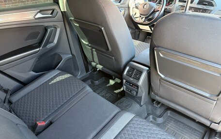 Volkswagen Tiguan II, 2018 год, 2 100 000 рублей, 16 фотография