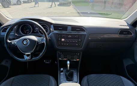 Volkswagen Tiguan II, 2018 год, 2 100 000 рублей, 12 фотография