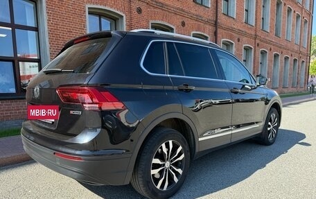 Volkswagen Tiguan II, 2018 год, 2 100 000 рублей, 8 фотография