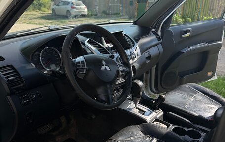 Mitsubishi L200 IV рестайлинг, 2014 год, 1 517 000 рублей, 8 фотография