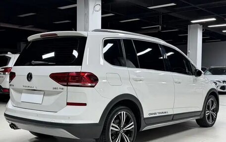 Volkswagen Touran III, 2022 год, 1 490 005 рублей, 6 фотография