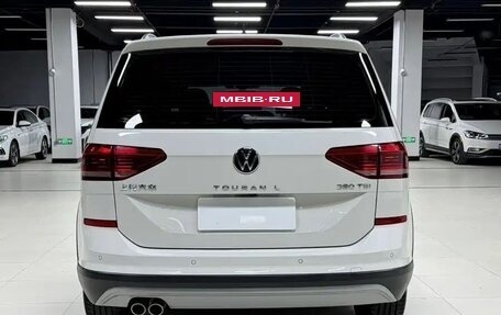 Volkswagen Touran III, 2022 год, 1 490 005 рублей, 7 фотография